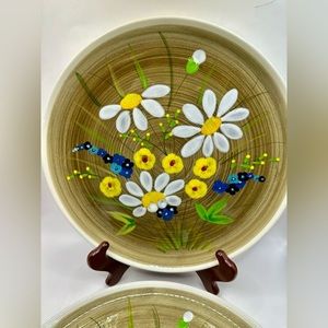 SOLD 2 Mancioli Italy 10 in. Ceramic Plate /Platter 72/21 Hand painted Daisy